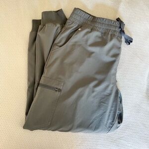 *new with tags LIMITED EDITION* FIGS FIONLITE Jogger DARK SPACE GREY XL/P